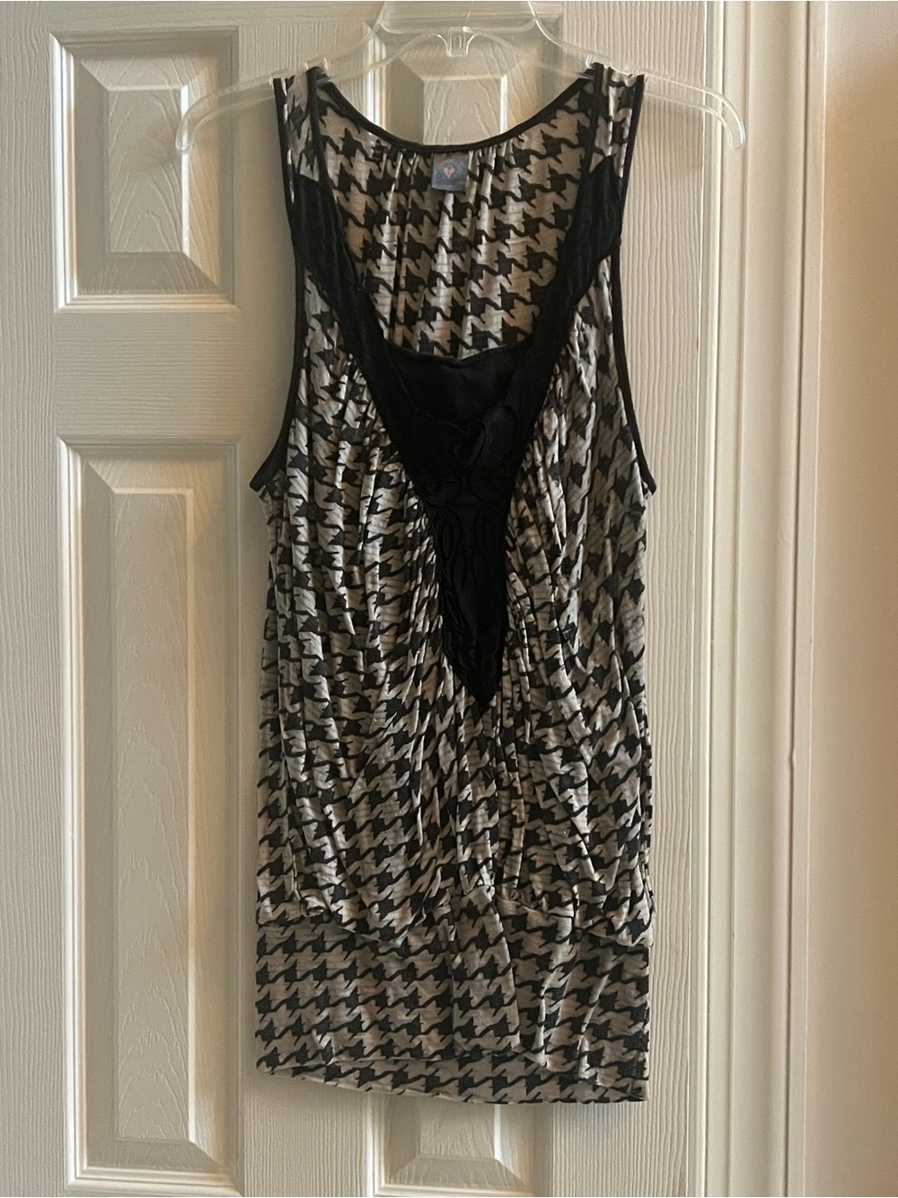 Language Black and White Houndstooth Sleeveless Top